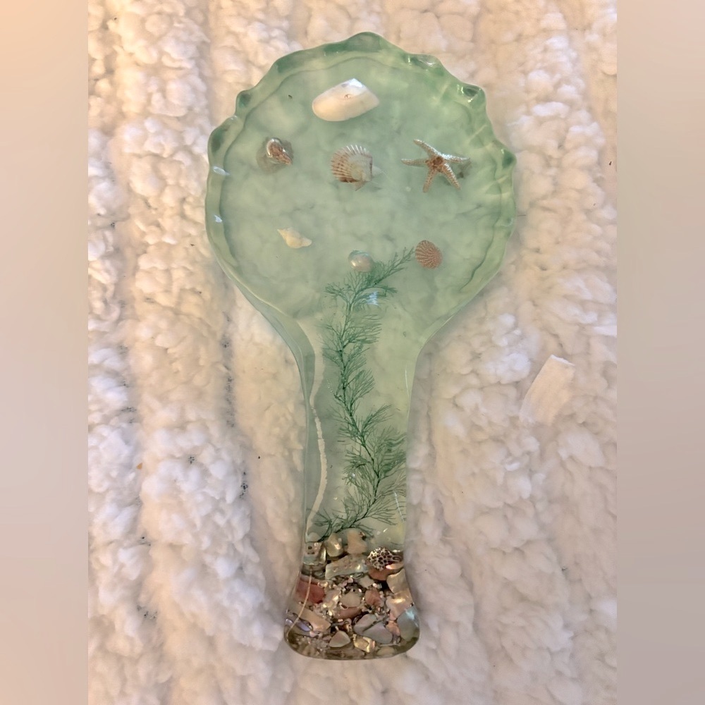 Vintage Acrylic Lucite Resin
Spoon Rest Seashells Sand Ocean-Themed Art Piece
